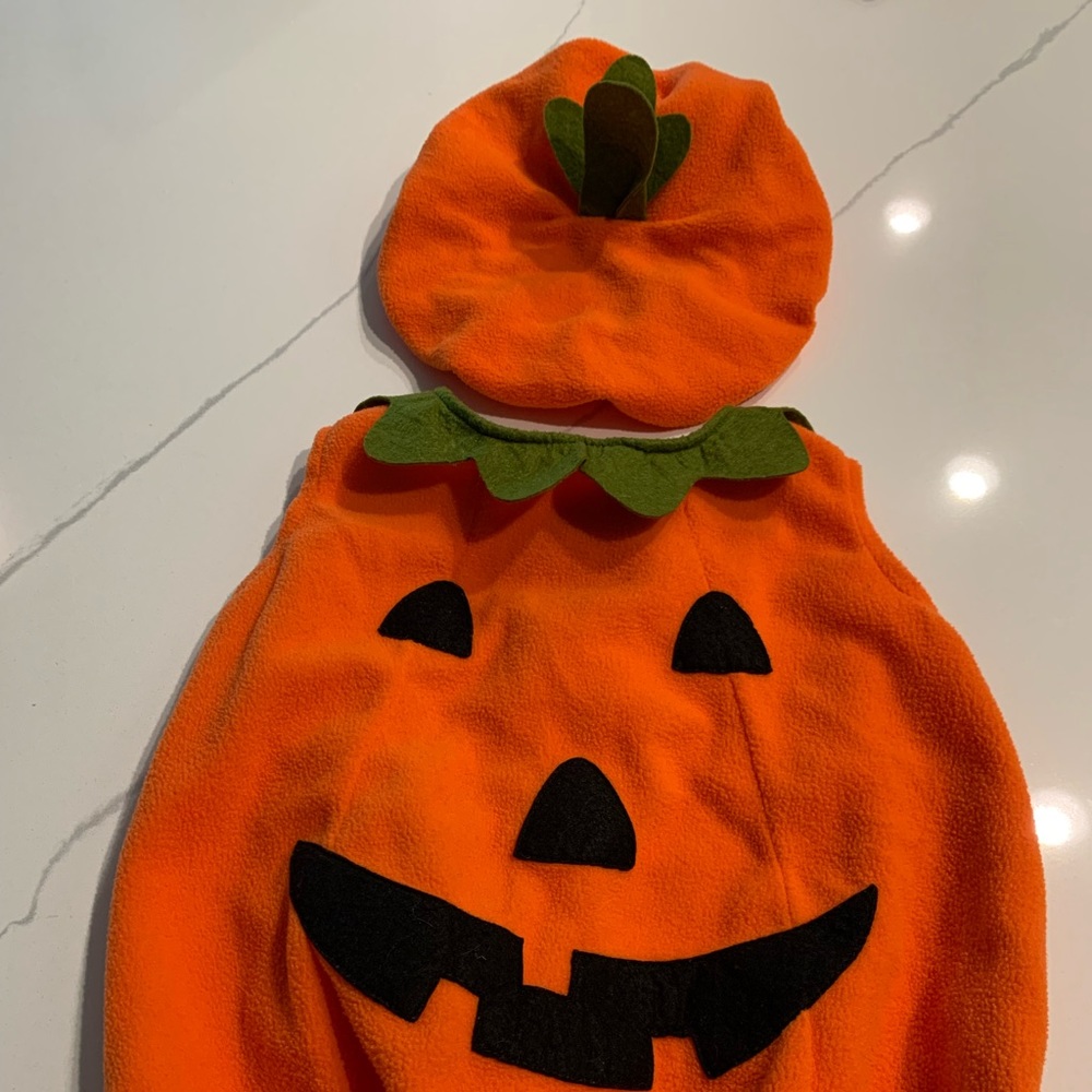 Pottery Barn 12-24 month pumpkin 🎃 Halloween costume